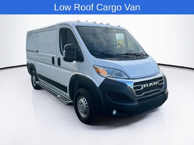 Used 2025 RAM ProMaster 2500 w/ U-Haul Equipment Group FWD image 1