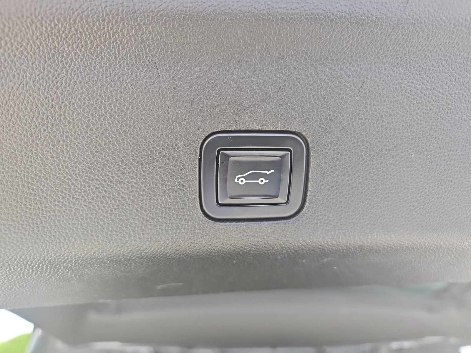 Used 2022 GMC Yukon Denali w/ Denali Premium Package AWD/4WD image 19