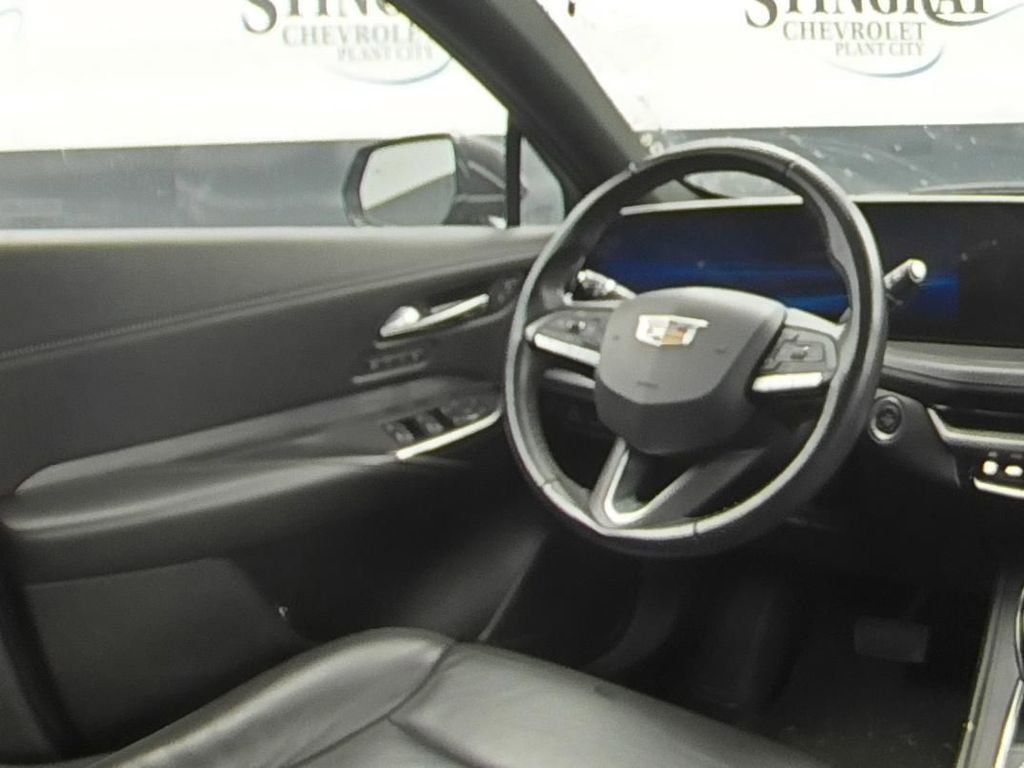 Used 2024 Cadillac XT4 Premium Luxury FWD image 16
