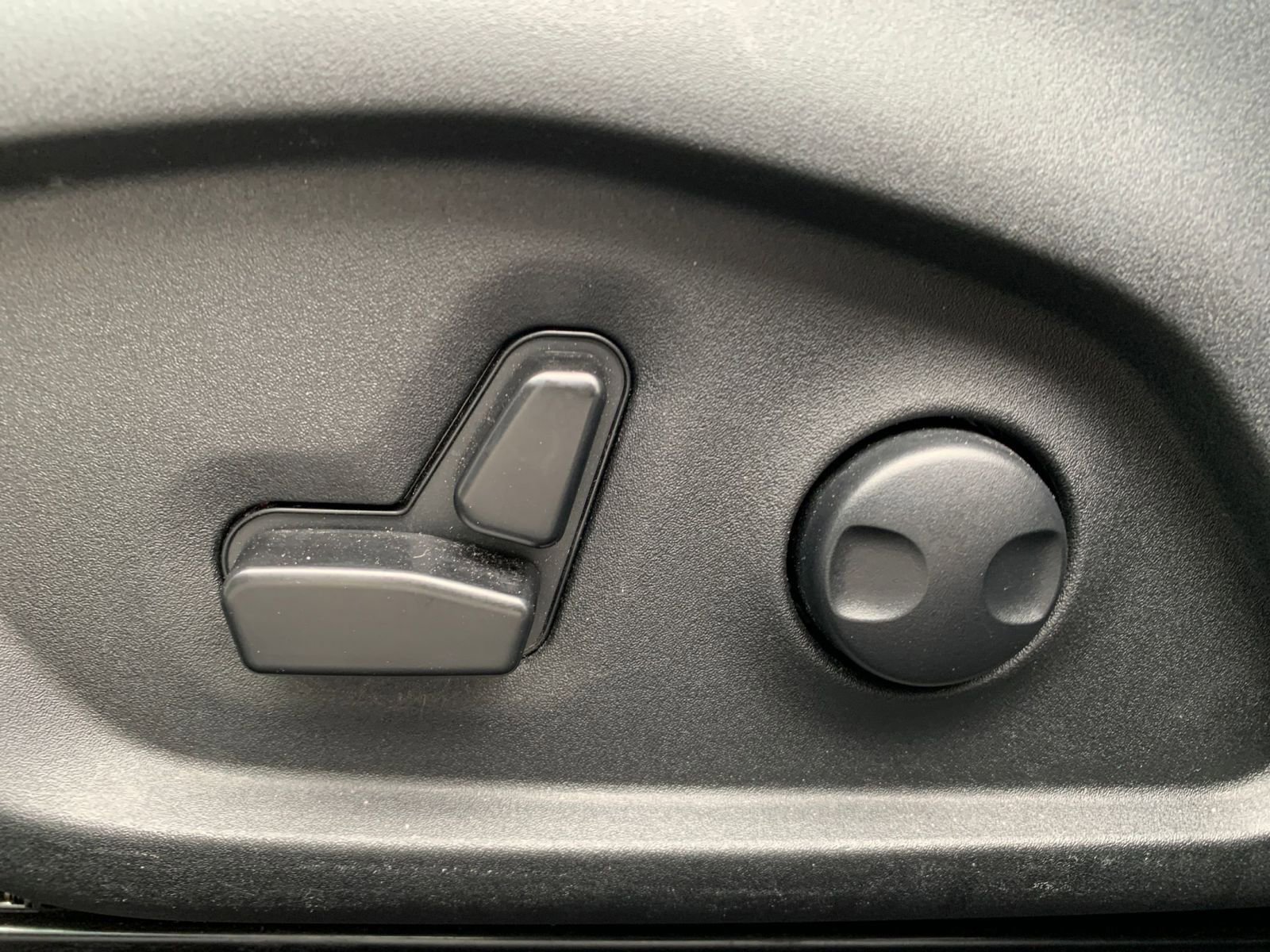 Used 2025 Jeep Compass Limited image 22