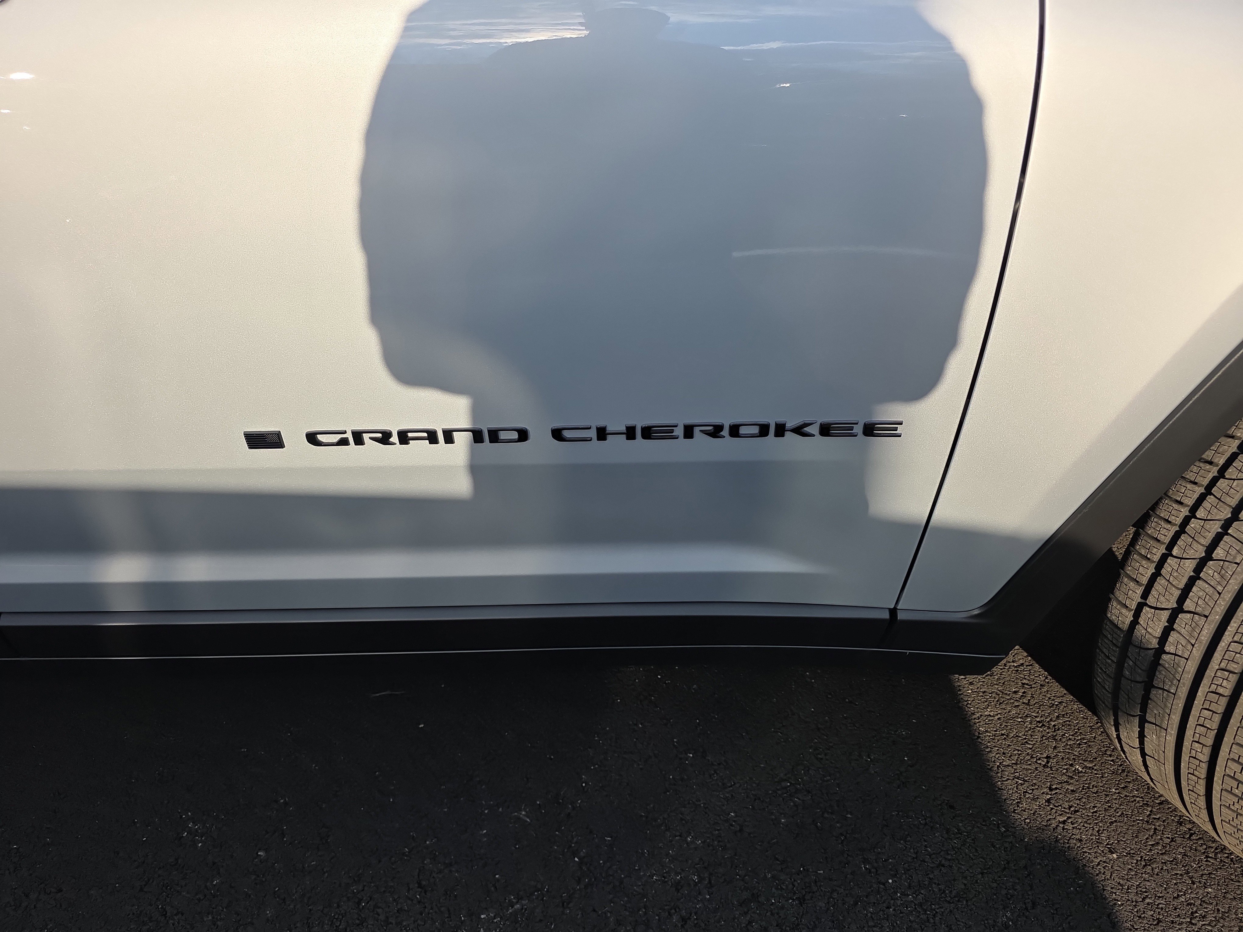 New 2025 Jeep Grand Cherokee Limited w/ Black Appearance Package image 23