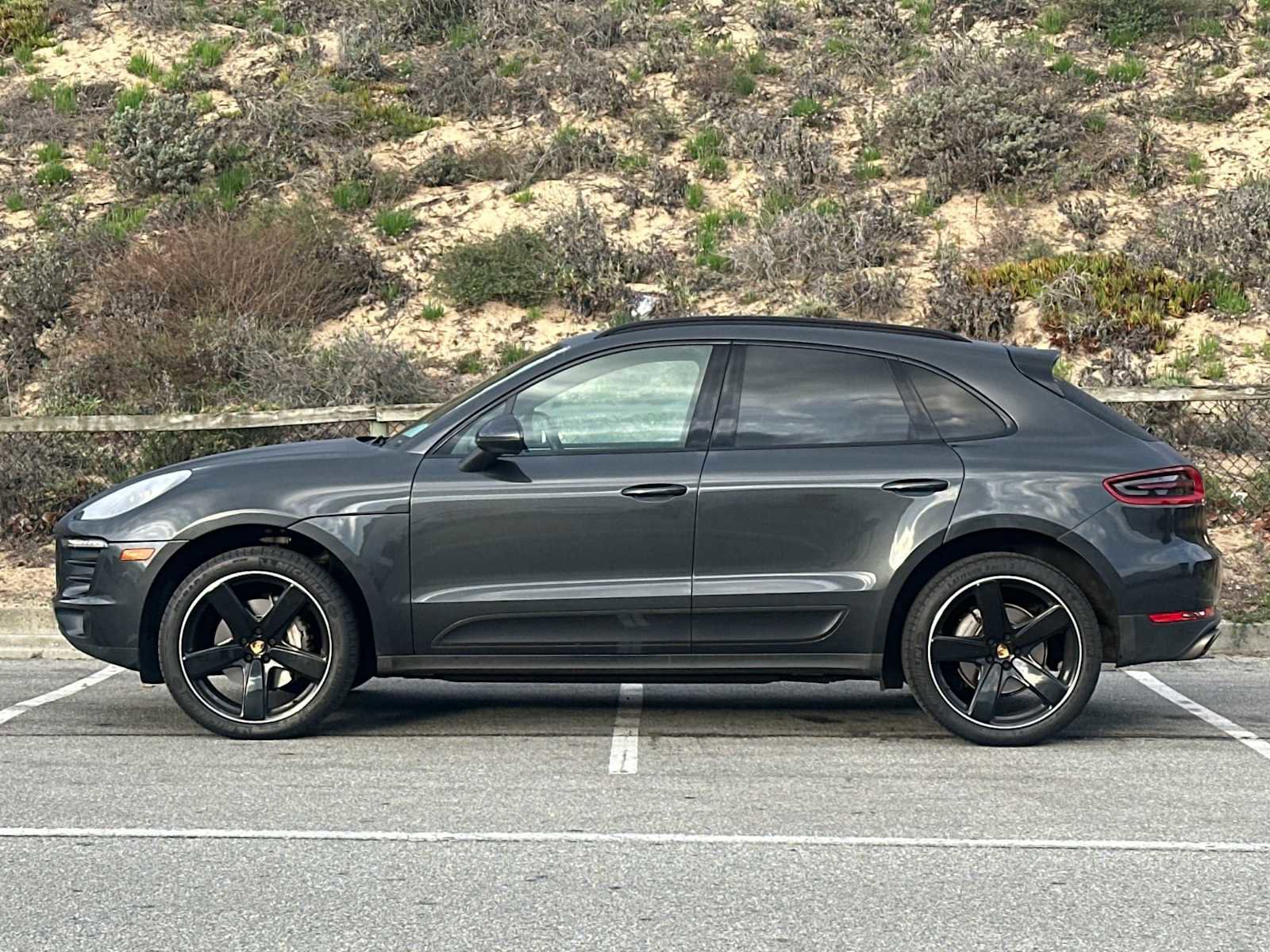 Used 2018 Porsche Macan S image 2