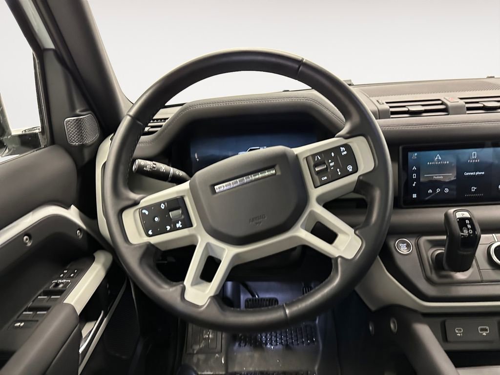 Used 2024 Land Rover Defender 110 S image 12