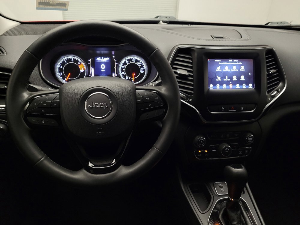 Used 2021 Jeep Cherokee Latitude Plus FWD image 22