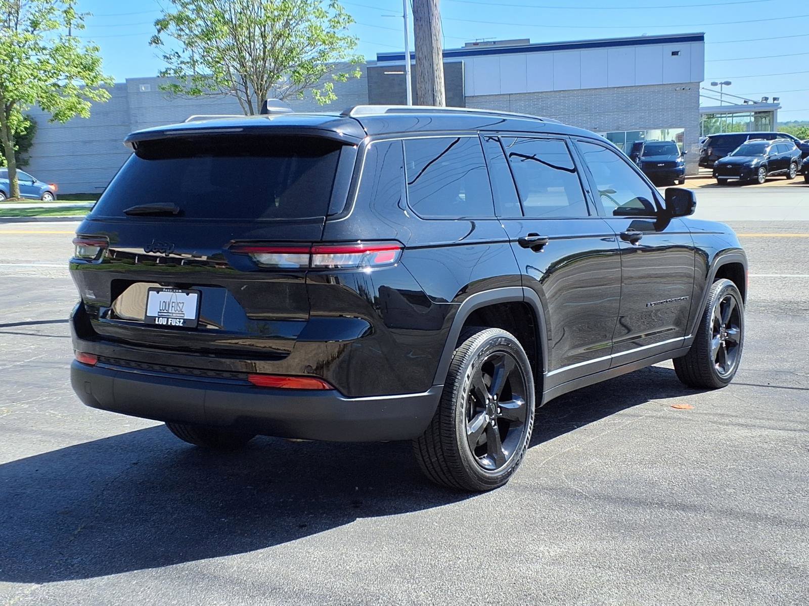 Used 2024 Jeep Grand Cherokee L Laredo AWD/4WD image 31