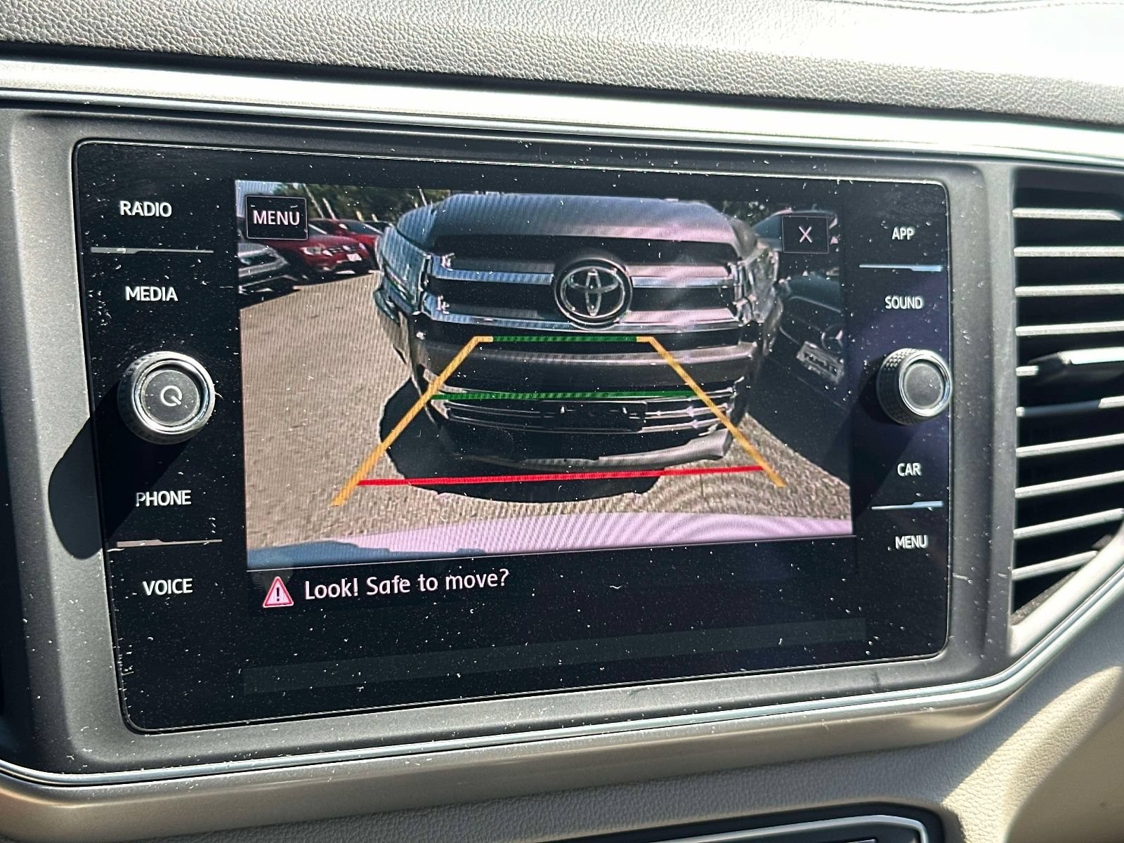 Used 2018 Volkswagen Atlas SE FWD image 20