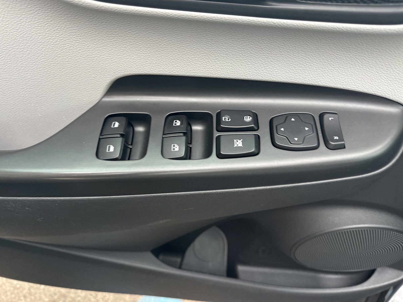 Used 2023 Hyundai Kona SEL image 11