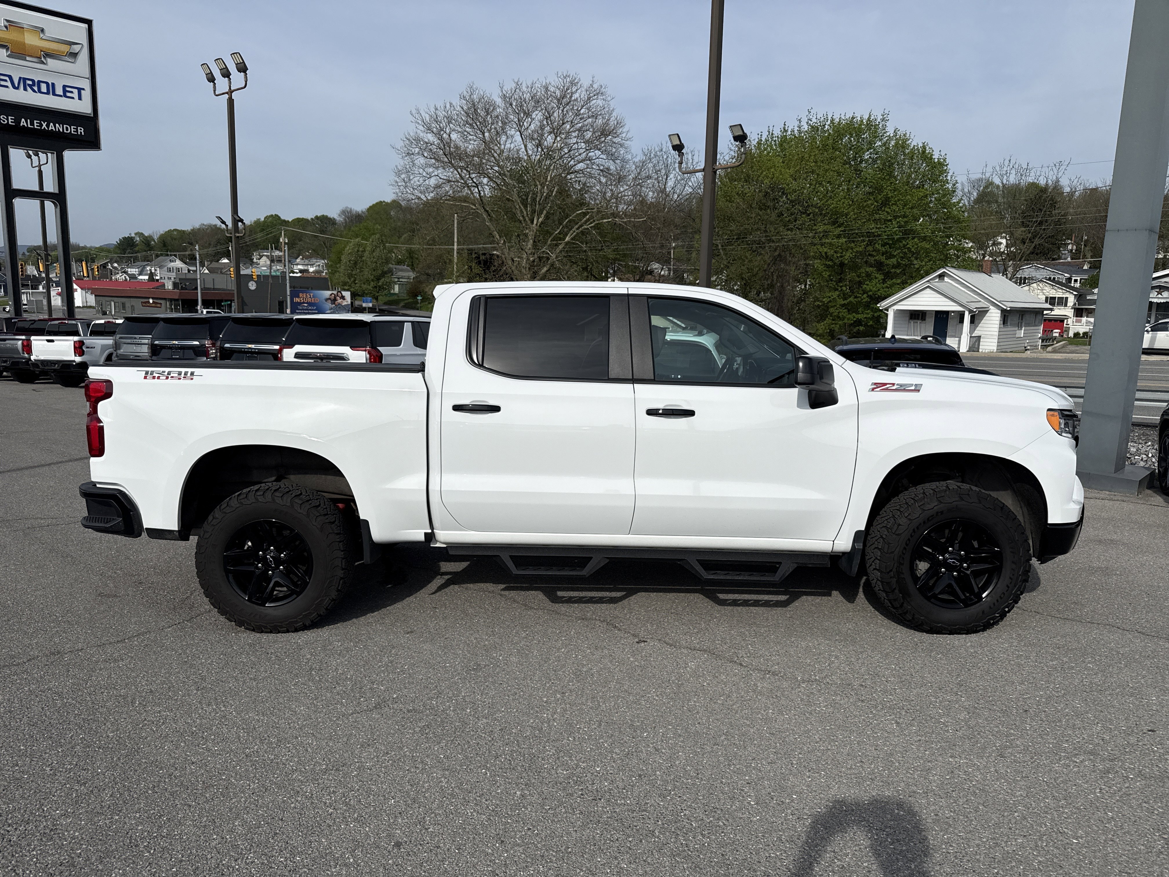 Used 2023 Chevrolet Silverado 1500 LT Trail Boss w/ Convenience Package II image 2