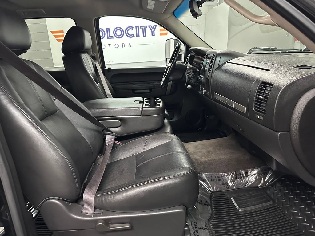 Used 2013 Chevrolet Silverado 2500 LT w/ Convenience Package AWD/4WD image 19