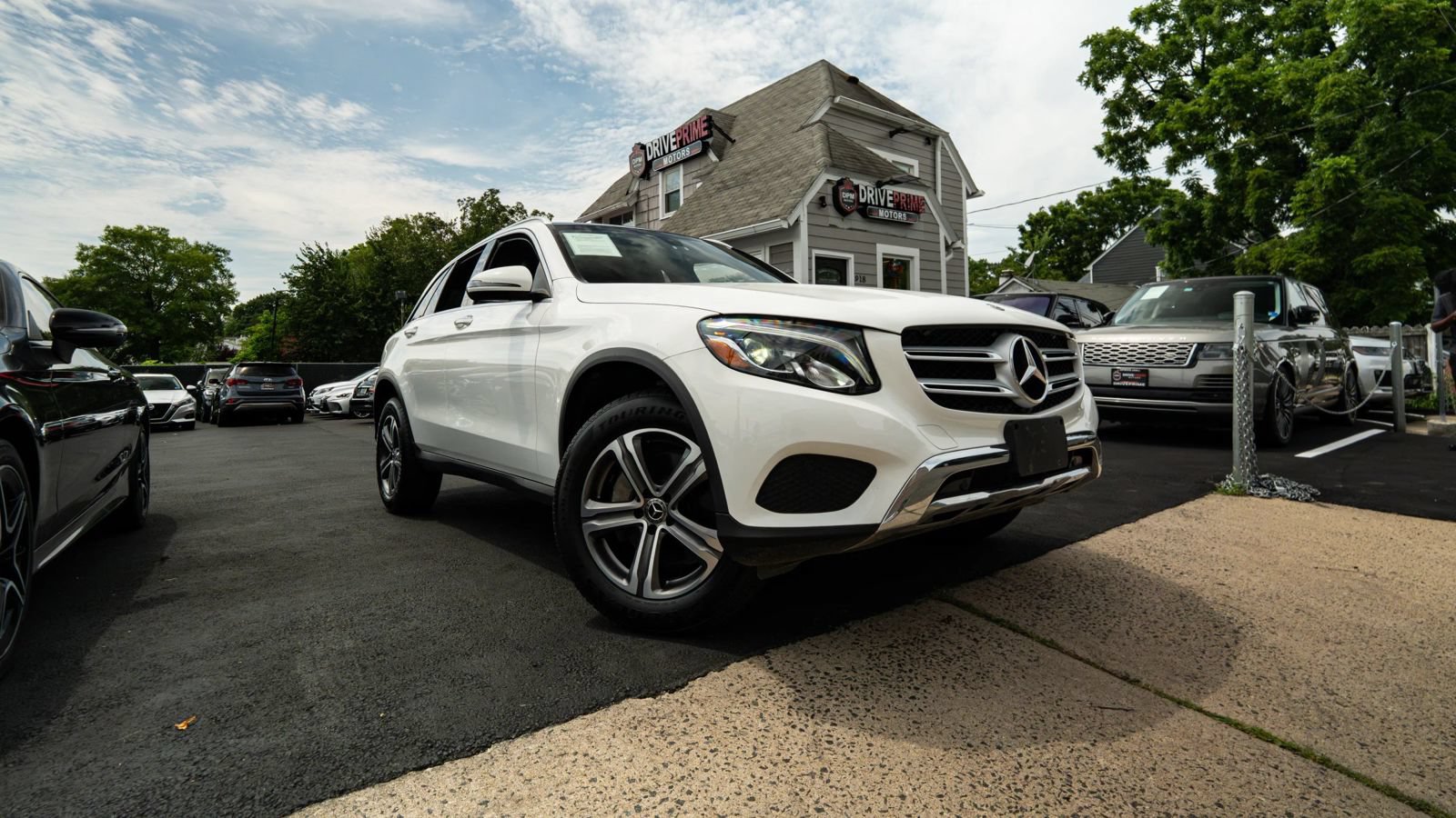 Used 2019 Mercedes-Benz GLC 300 4MATIC w/ Premium Package image 1