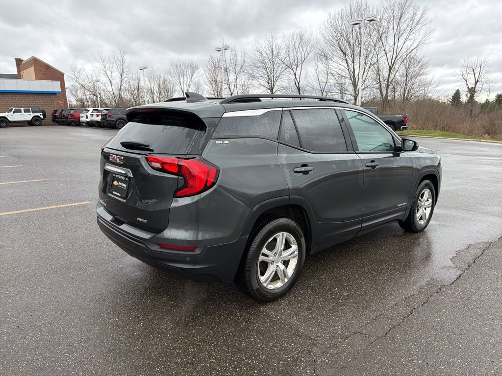 Used 2020 GMC Terrain SLE w/ Driver Convenience Package image 9