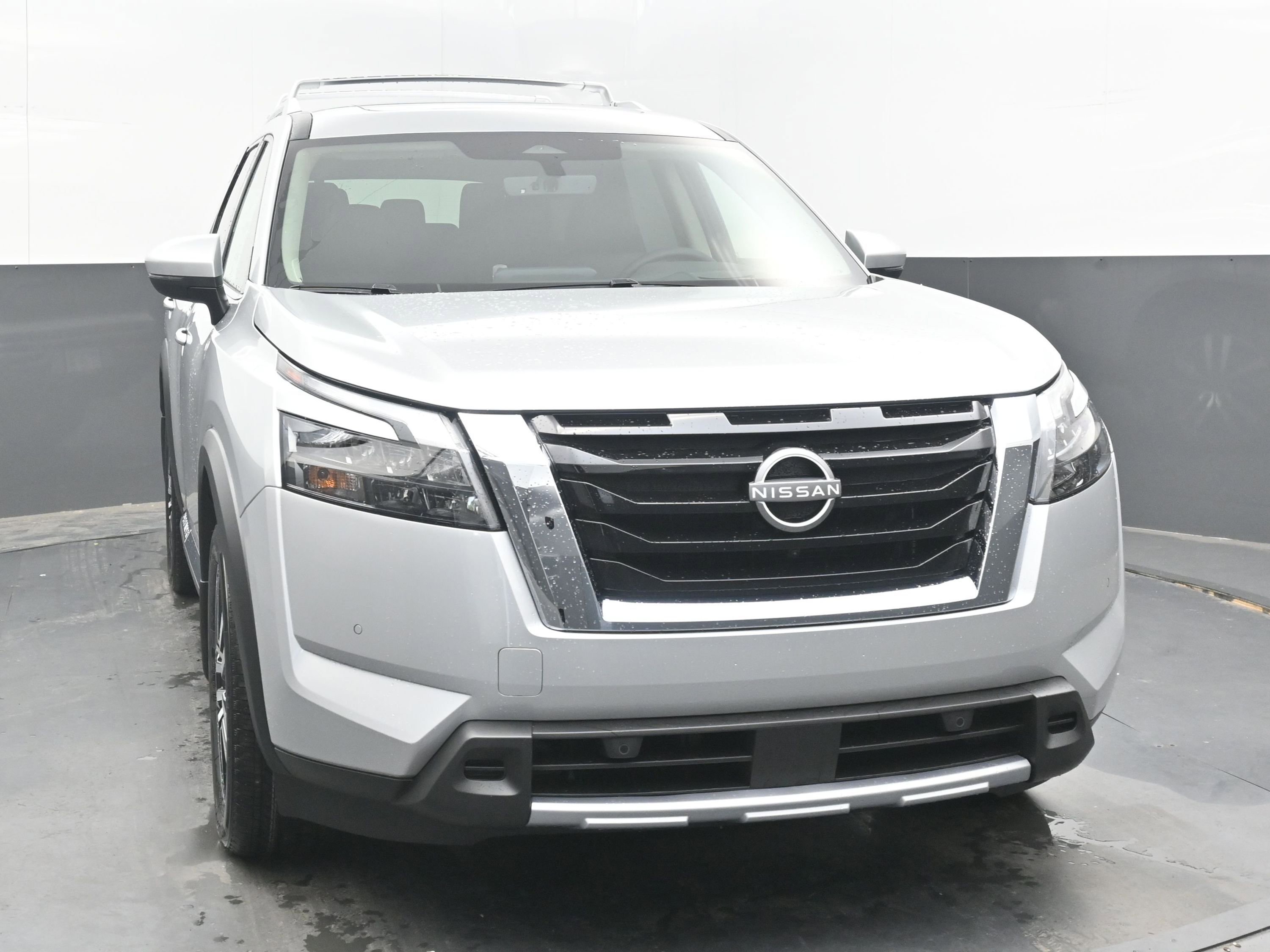 New 2025 Nissan Pathfinder Platinum w/ Cargo Package image 2