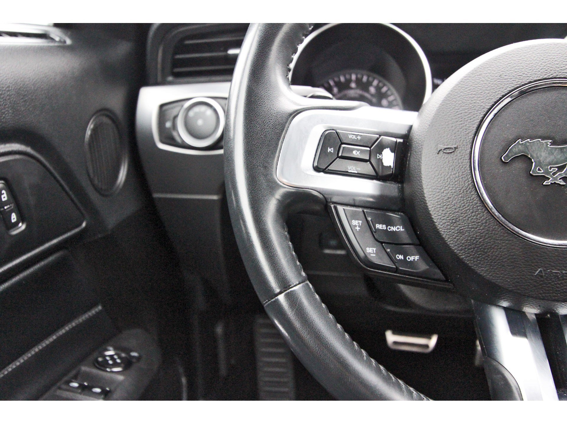 Used 2021 Ford Mustang Premium image 18