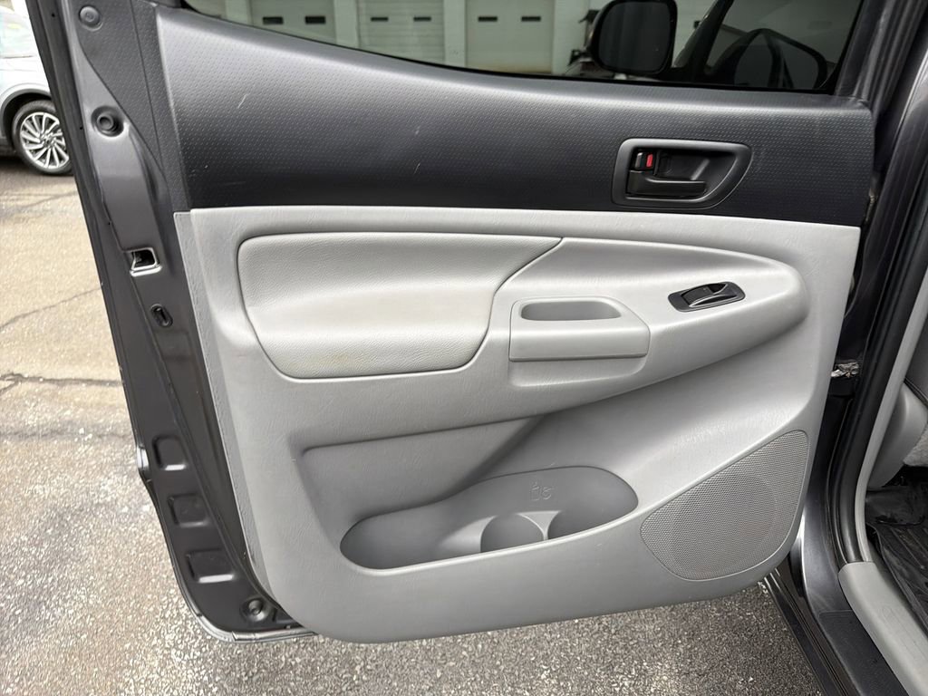 Used 2015 Toyota Tacoma 4x4 Double Cab w/ TRD Off-Road Package image 12