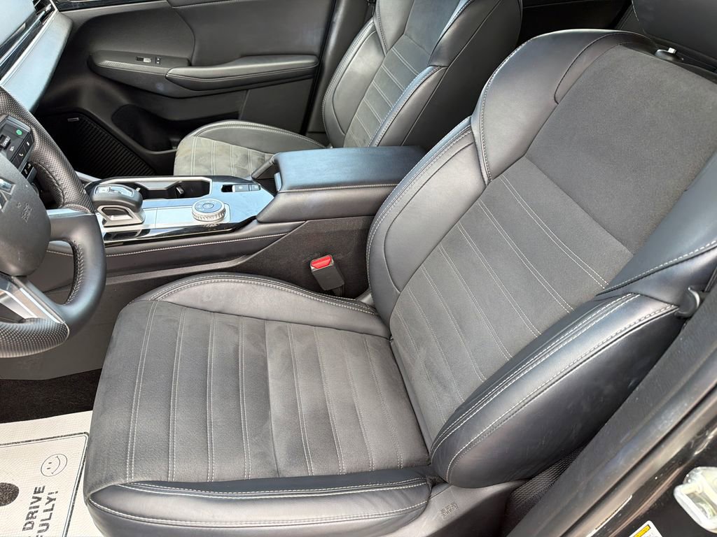 Used 2025 Mitsubishi Outlander SE FWD image 9