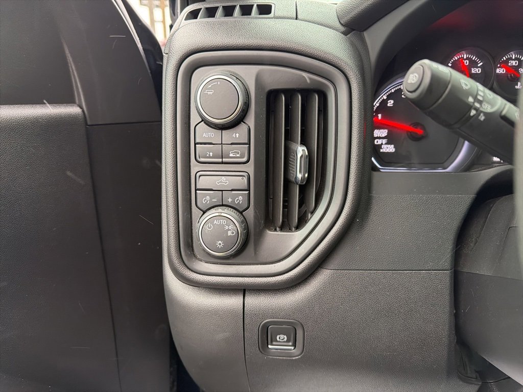 Certified 2023 Chevrolet Silverado 1500 Custom image 32