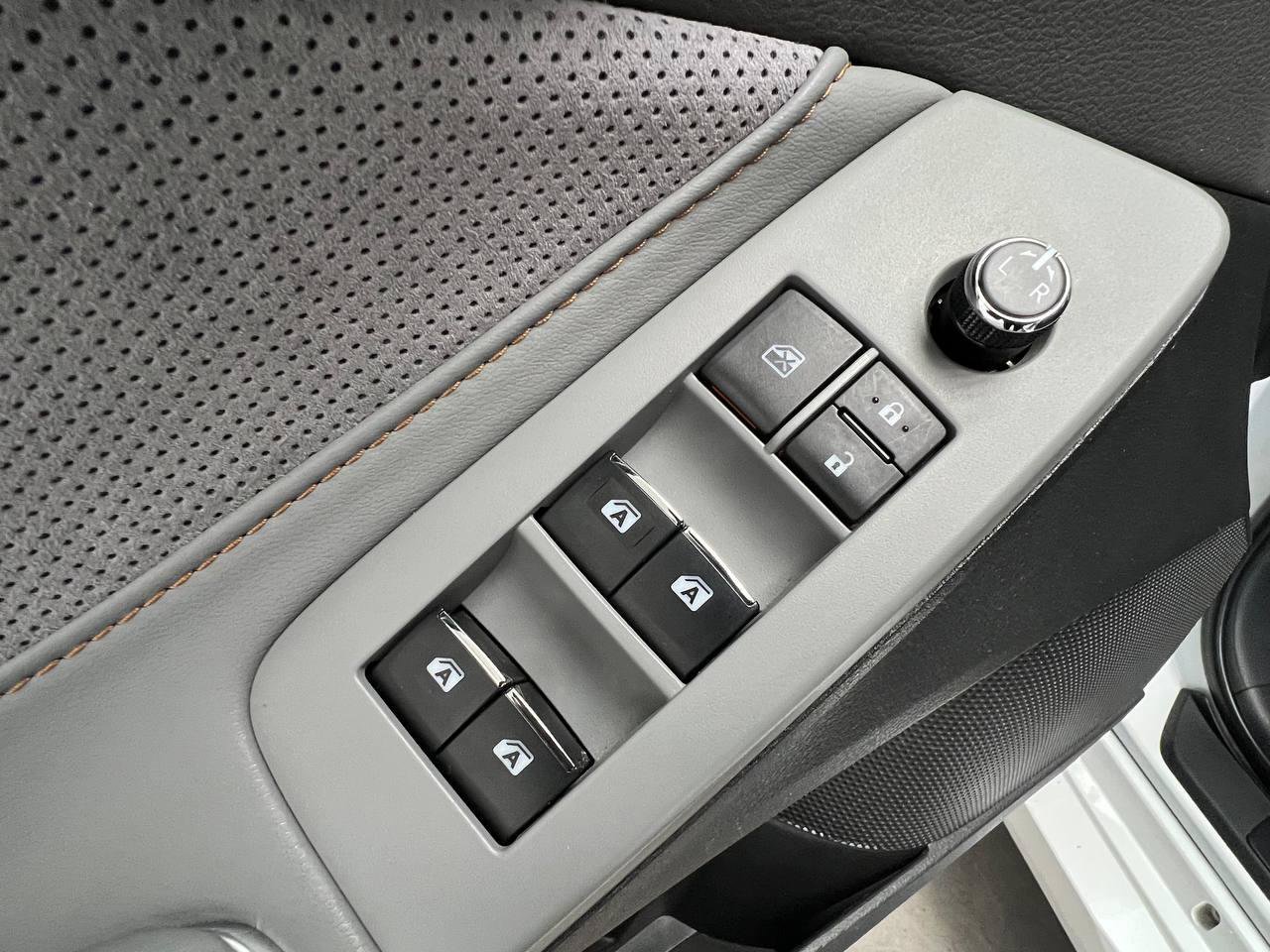 Used 2019 Toyota Avalon XSE w/ Carpet Mat Package FWD image 24