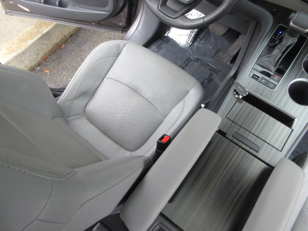 Used 2024 Toyota Sienna Limited AWD image 17
