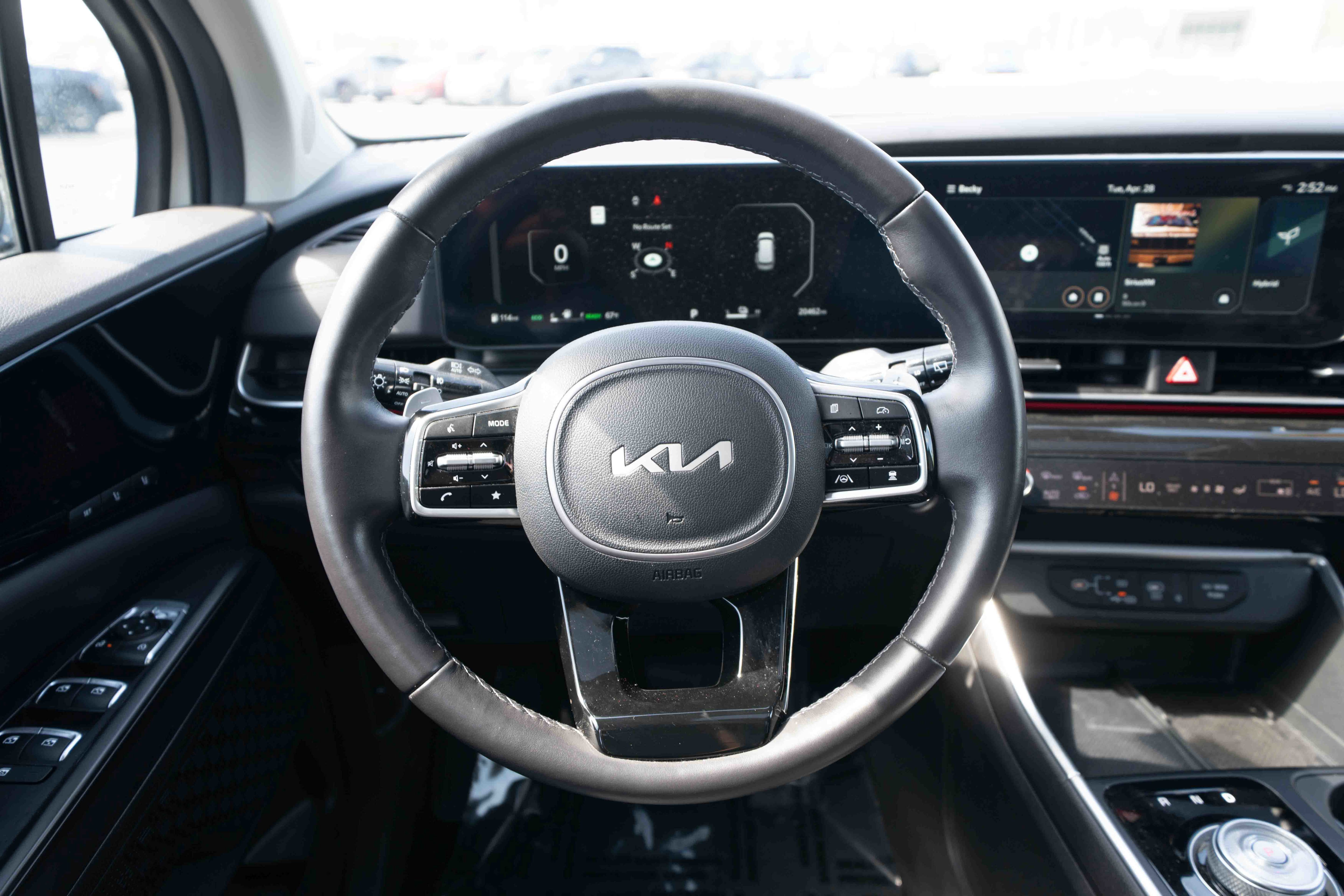 Used 2025 Kia Carnival SX Prestige FWD image 21