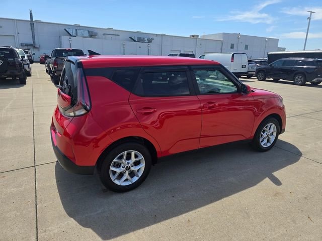Used 2025 Kia Soul LX w/ LX Technology Package FWD image 11