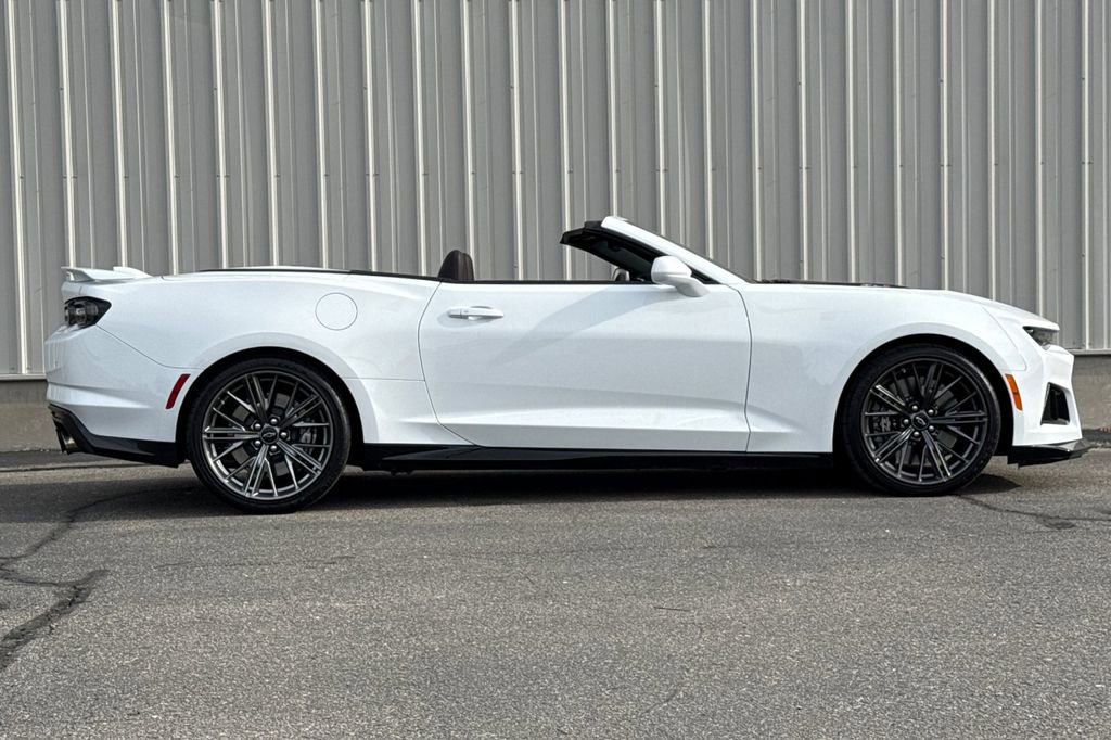Used 2022 Chevrolet Camaro ZL1 image 3