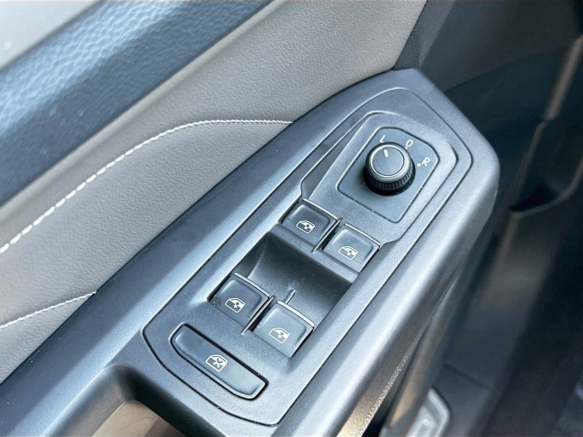 Used 2022 Volkswagen Atlas SE image 17