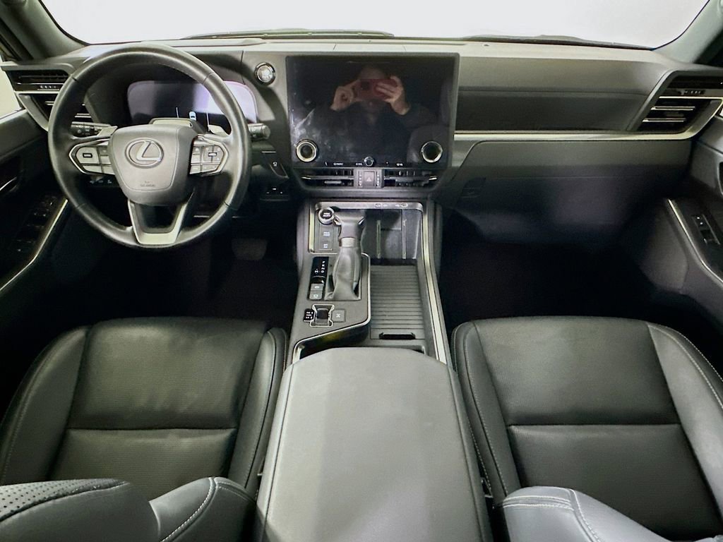 Used 2025 Lexus GX 550 w/ Accessory Package (Z1) image 15