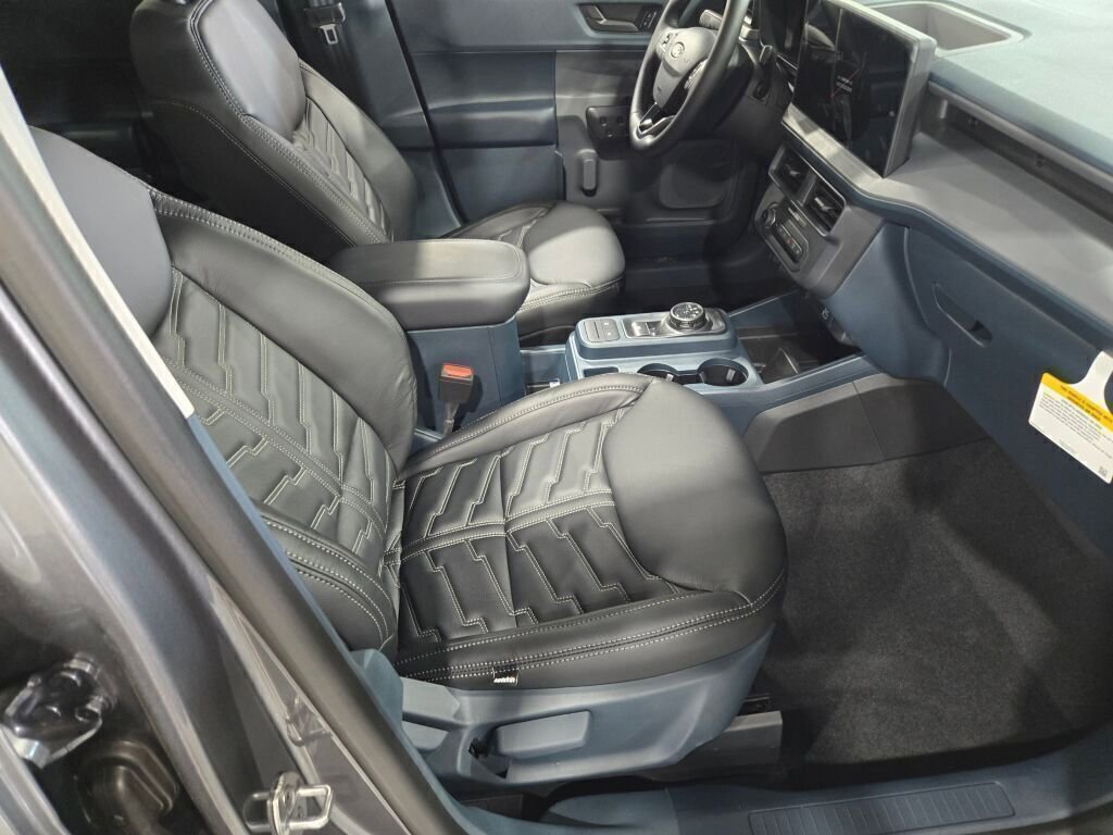 New 2025 Ford Maverick XLT w/ XLT Luxury Package image 4