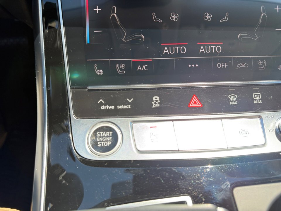 Used 2022 Audi Q8 Prestige image 20