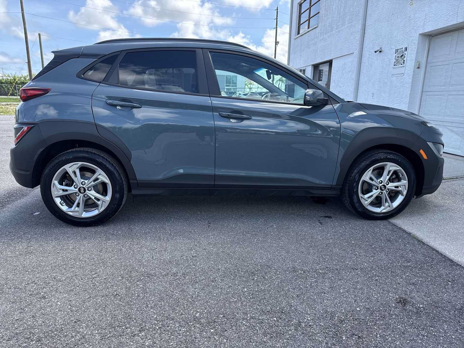 Used 2022 Hyundai Kona SEL w/ Cargo Package AWD/4WD image 7