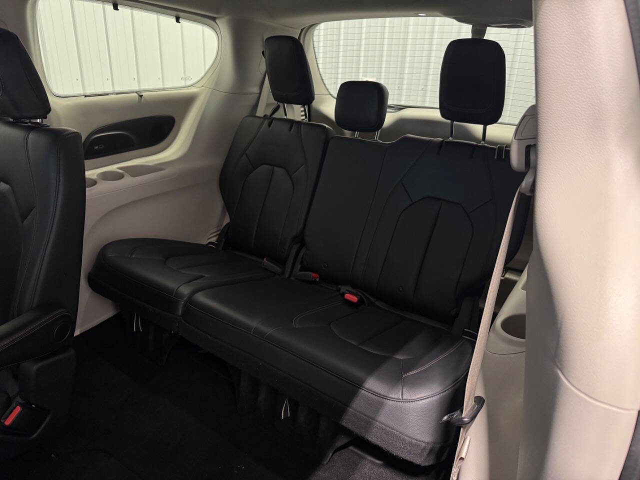 Used 2018 Chrysler Pacifica Touring-L Plus image 15