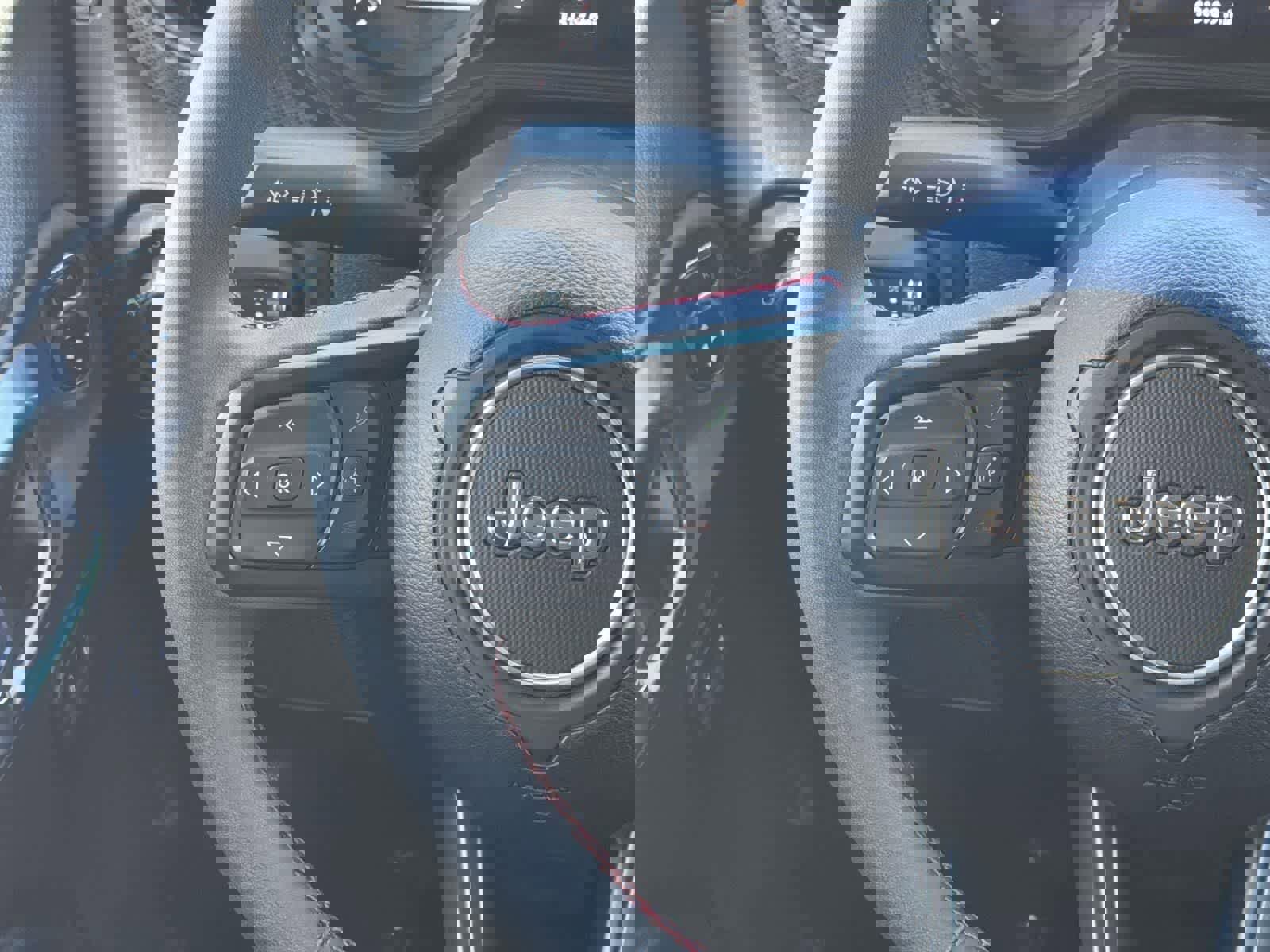 Used 2024 Jeep Wrangler Unlimited Rubicon w/ Technology Group image 12