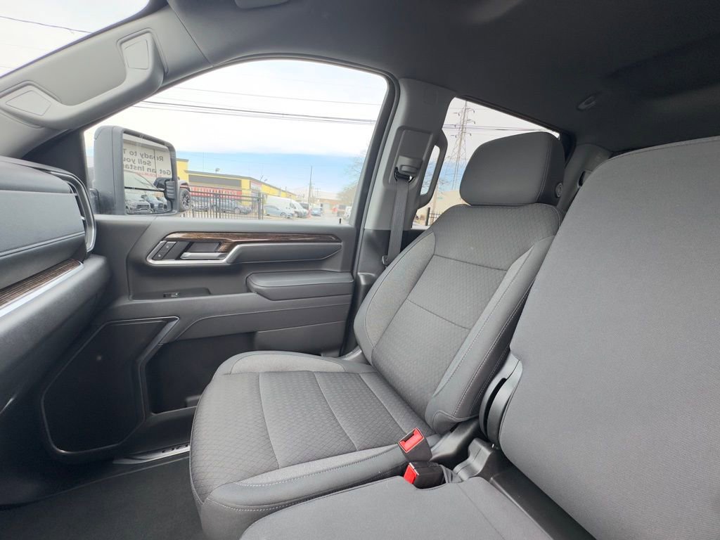 Used 2025 GMC Sierra 2500 SLE w/ SLE Value Package; image 16