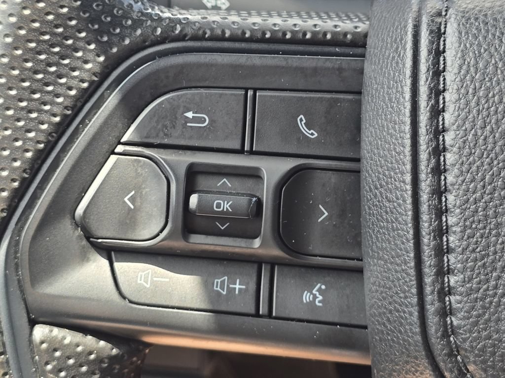 Certified 2024 Toyota Tacoma SR AWD/4WD image 33