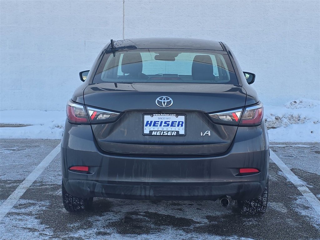 Used 2017 Toyota Yaris iA image 12