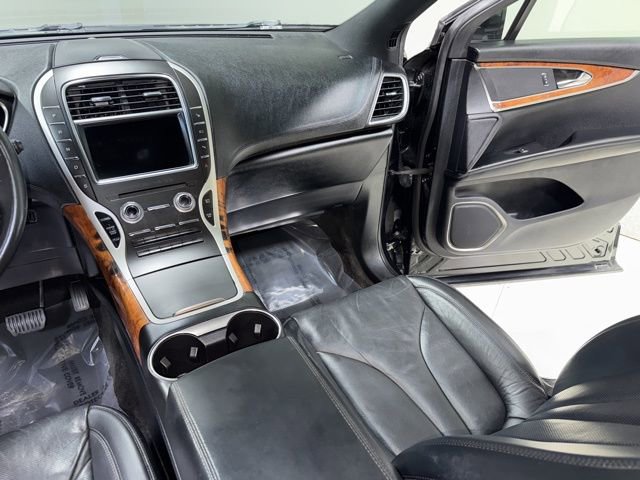 Used 2018 Lincoln MKX Reserve w/ Driver Assistance Package image 23