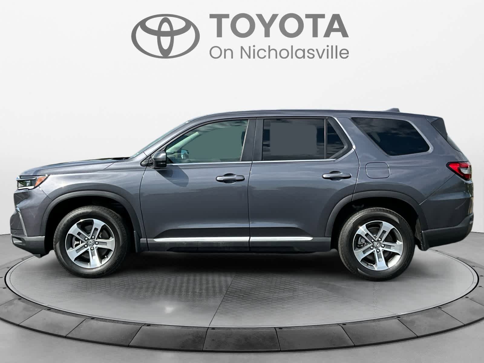 Used 2025 Honda Pilot EX-L image 3