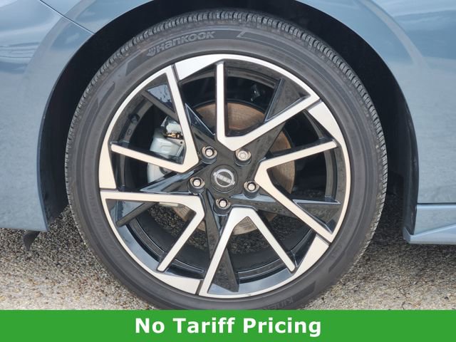 Used 2025 Nissan Sentra SR w/ SR Premium Package FWD image 7