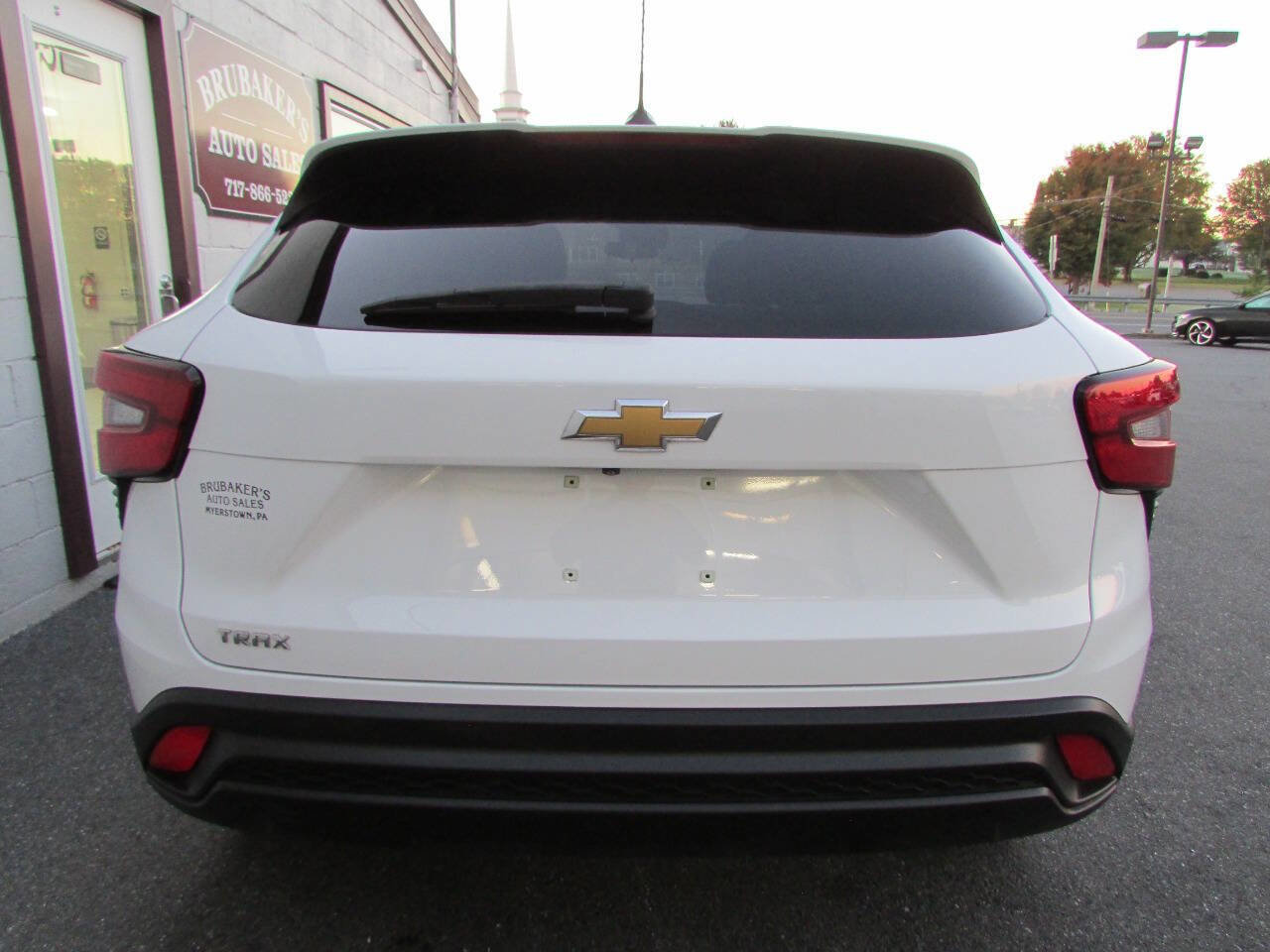 Used 2024 Chevrolet Trax LS w/ LS Convenience Package image 3