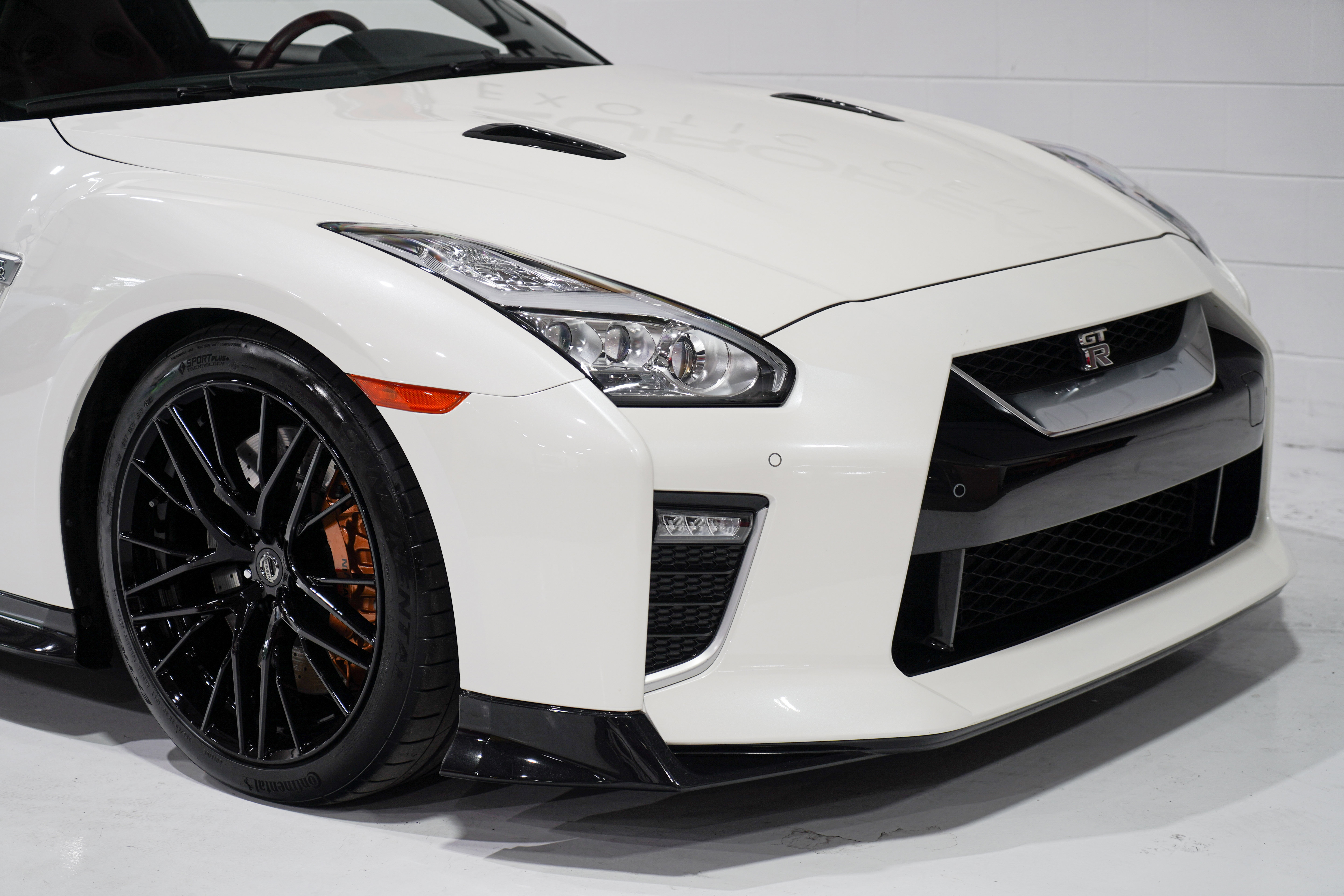 Used 2021 Nissan GT-R Premium AWD/4WD image 23