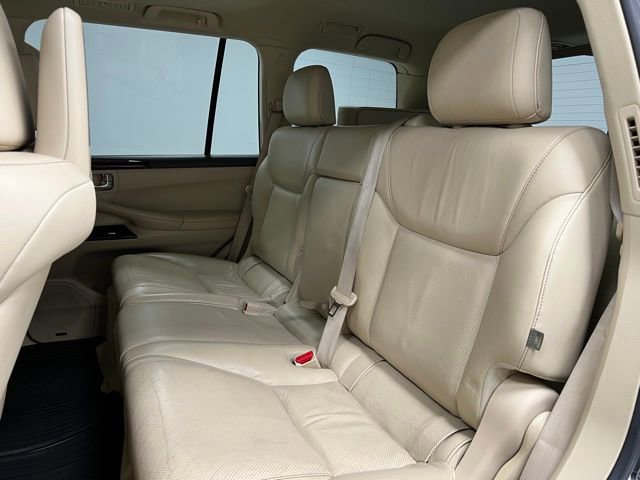 Used 2015 Lexus LX 570 4WD w/ Luxury Package image 46