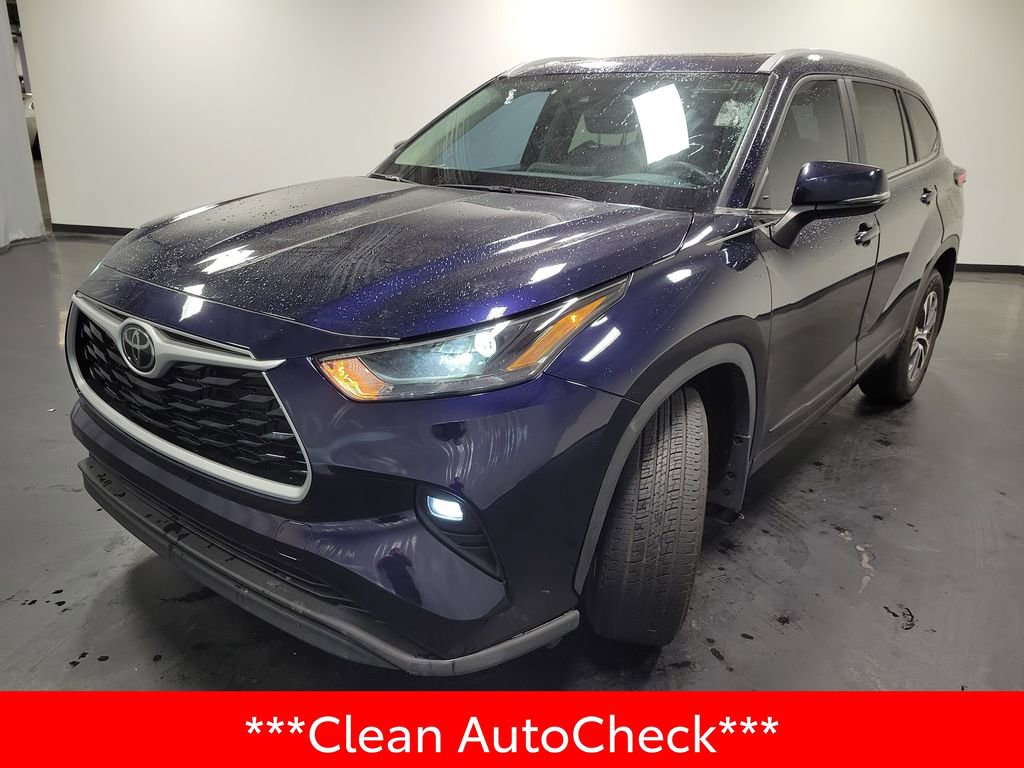 Used 2023 Toyota Highlander XLE AWD/4WD image 4
