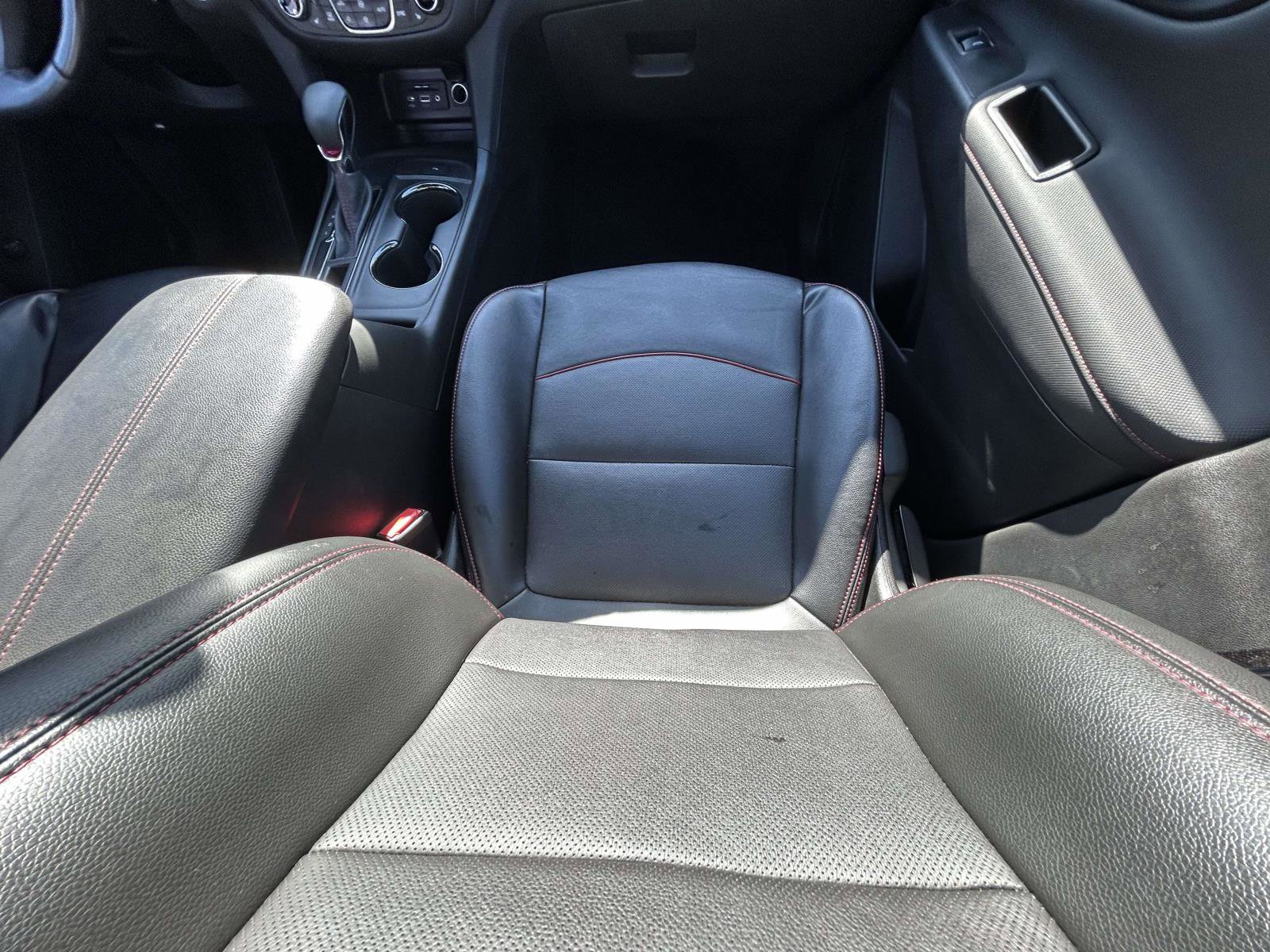 Used 2022 Chevrolet Equinox RS w/ RS Leather Package image 15