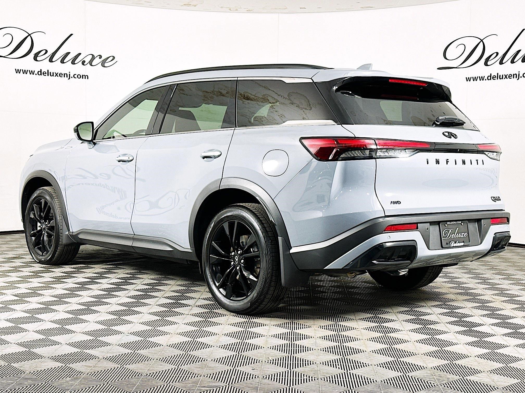 Used 2025 INFINITI QX60 Luxe w/ Black Edition image 4