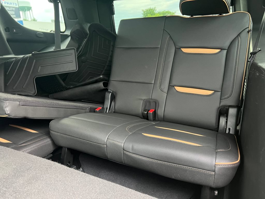 Used 2023 GMC Yukon AT4 w/ AT4 Premium Package AWD/4WD image 18