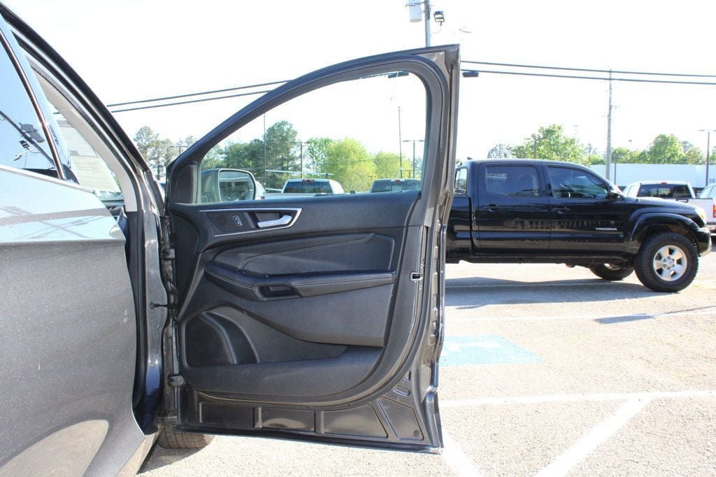Used 2015 Ford Edge Titanium w/ Equipment Group 301A FWD image 31