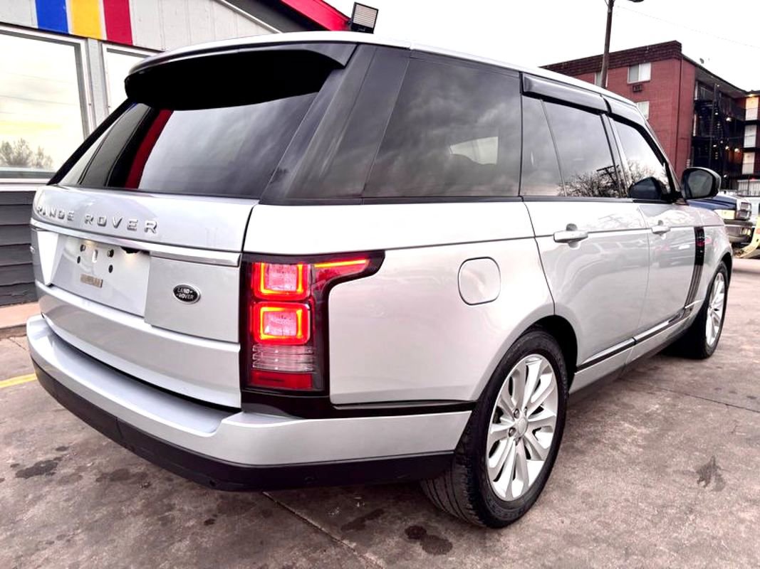 Used 2017 Land Rover Range Rover HSE image 7