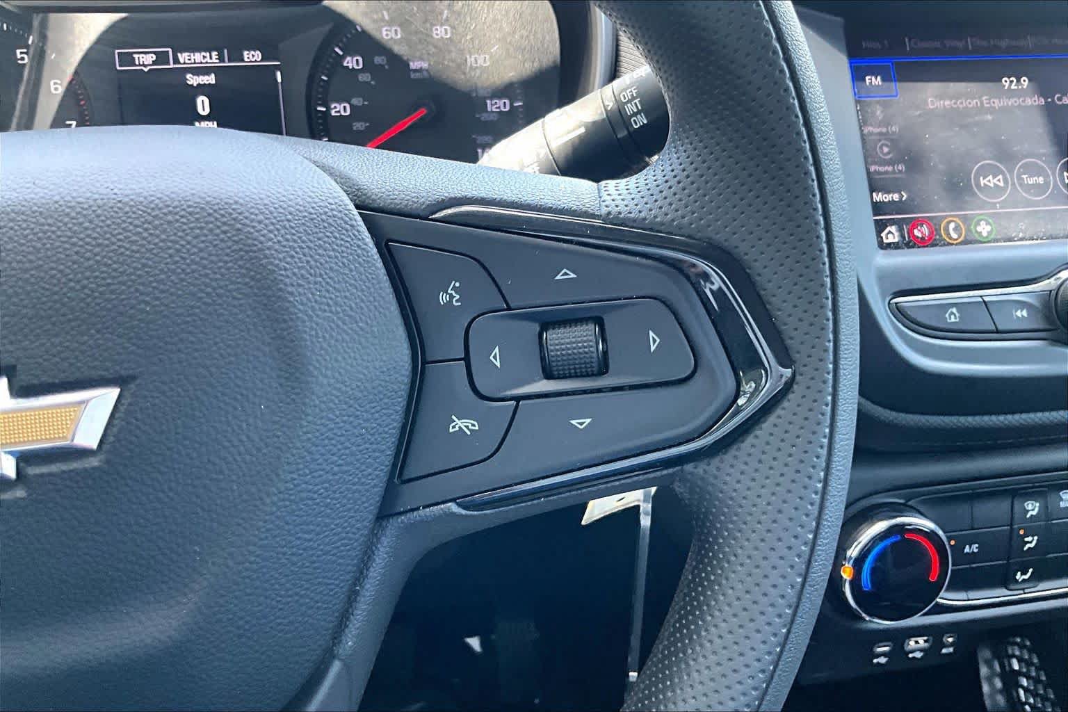 Used 2023 Chevrolet TrailBlazer LS FWD image 25