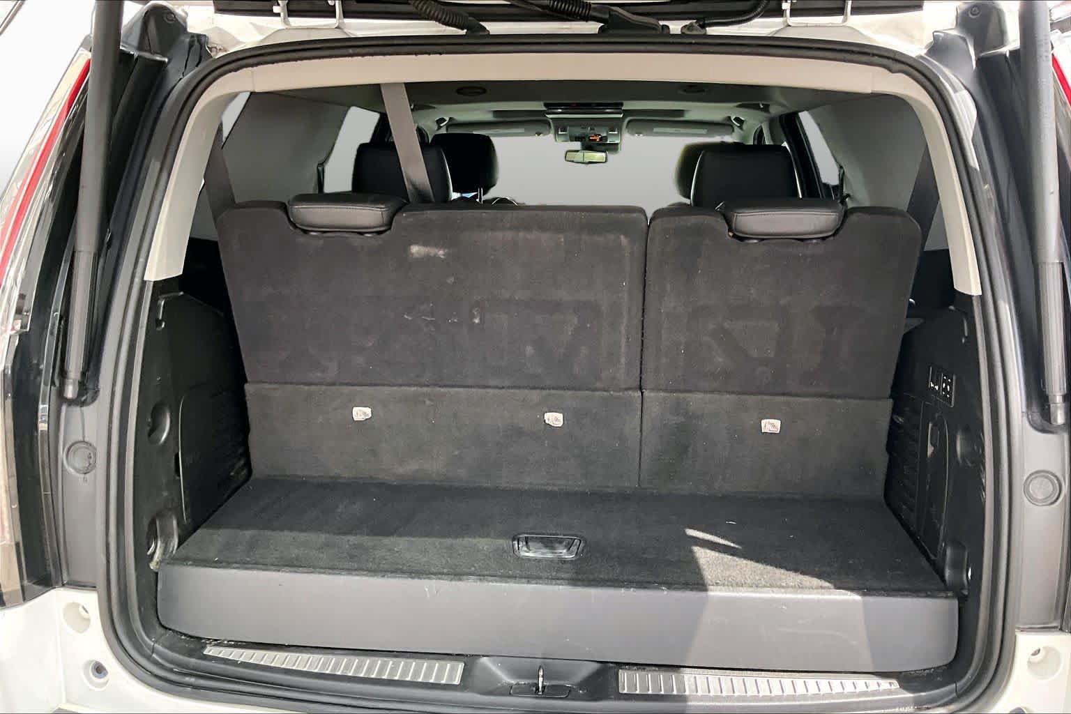 Used 2020 Cadillac Escalade Premium Luxury RWD image 37