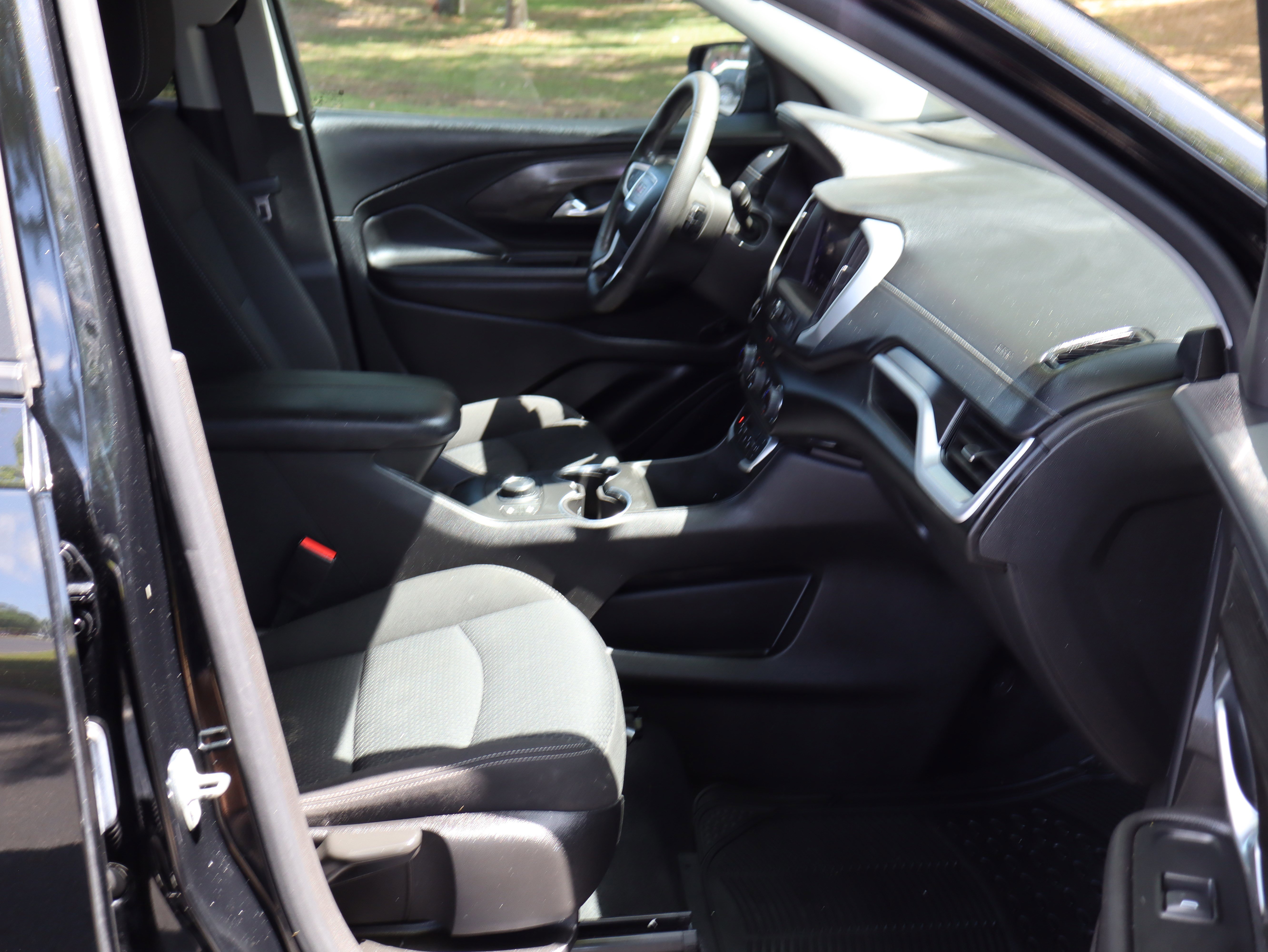 Used 2022 GMC Terrain SLE w/ Driver Convenience Package image 27